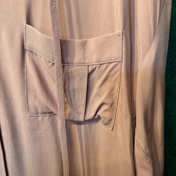 153 NWT Easel Roll-up Sleeves Button Down Silky Shirt - Picture 5 of 9